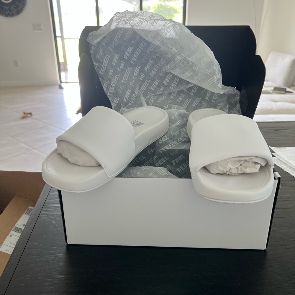 Lululemon Restfeel Womens Slides